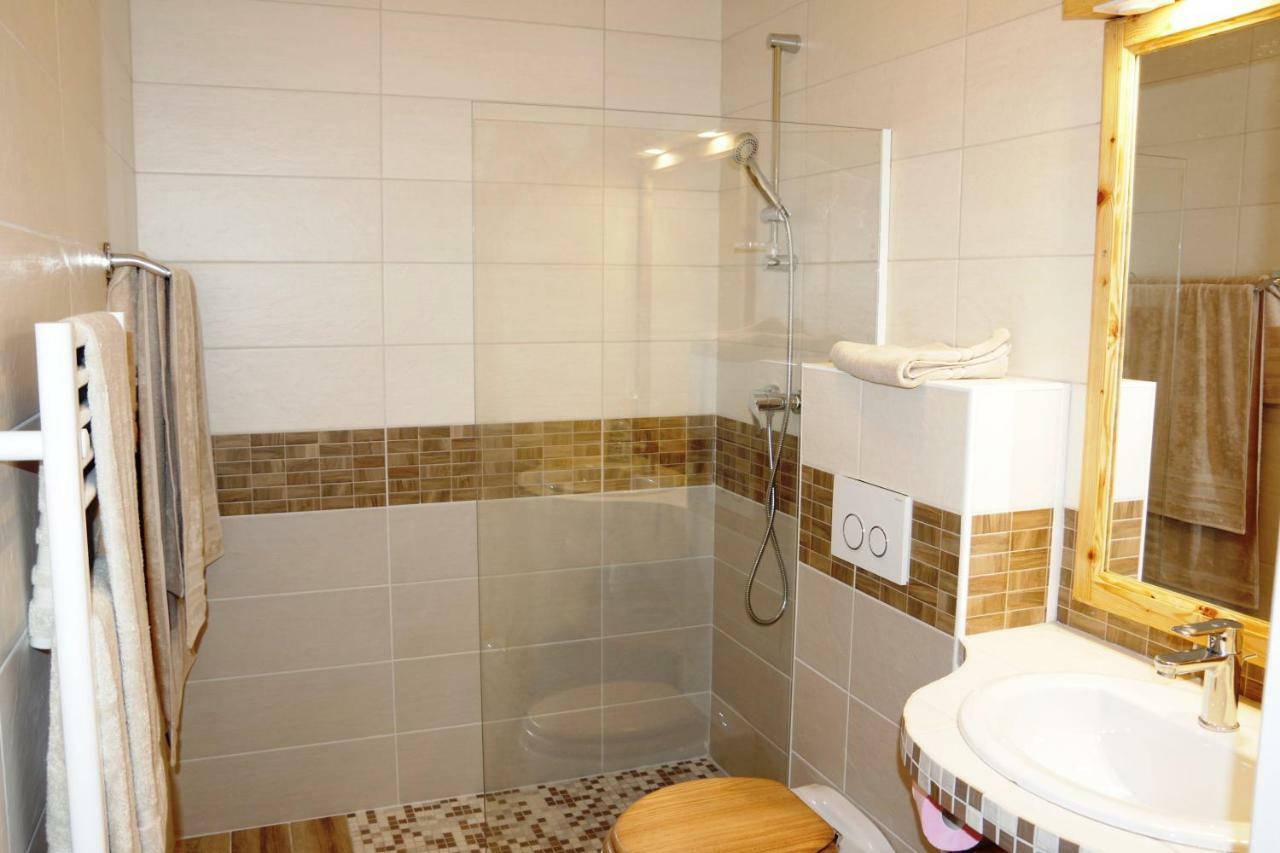 Redspring Chambres D'Hotes Coligny Екстериор снимка