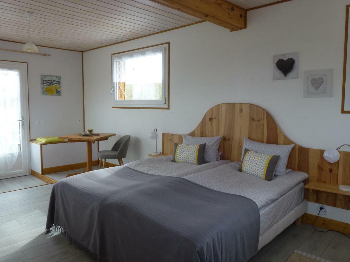 Redspring Chambres D'Hotes Coligny Екстериор снимка