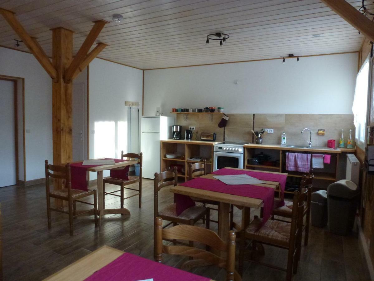 Redspring Chambres D'Hotes Coligny Екстериор снимка