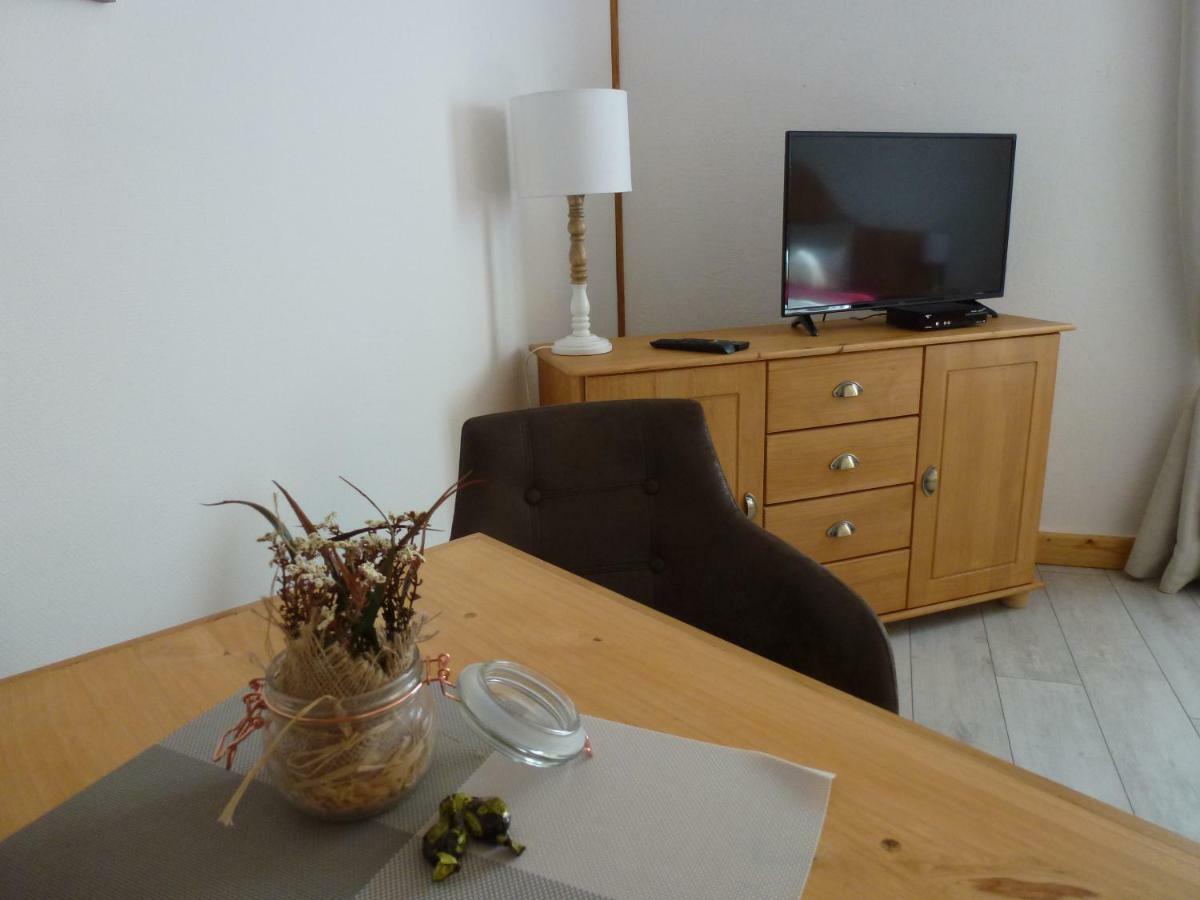Redspring Chambres D'Hotes Coligny Екстериор снимка